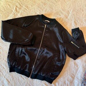 GORGeOuS BLACK SATIN Bomber Jacket ~NEW!!!~ M chest 44” Length 23” ~ OveRSiZeD